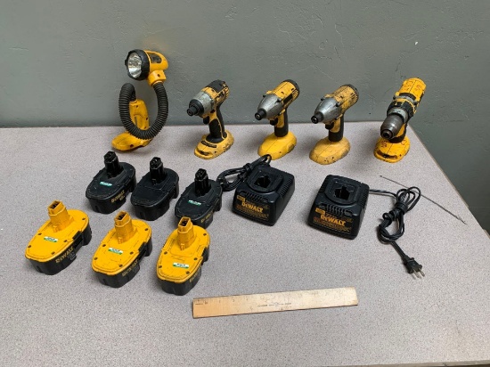 5pcs - DeWalt Power Drill / Impact Driver / Lamp with Batteries & Chargers