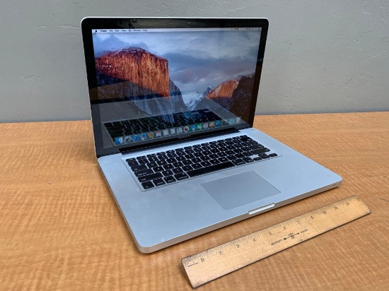 Apple A1286 MacBook Pro Laptop Intel i7-3720 2.6GHz 8GB 750GB SATA EL Capitan
