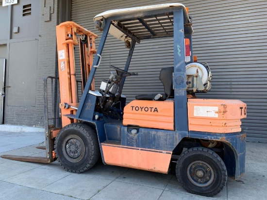 Toyota 42-5FG25 Pnuematic Tire 5000lb Forklift 1491hrs - Runs/Drives Smooth - Sideshift Leaks
