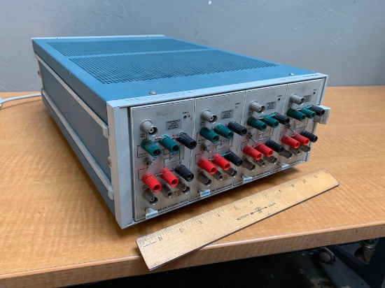 Tektronix AM501 Operational Amplifiers on Tektronix TM 504 Chassy