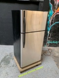 Kenmore 253.6481340E Refrigerator