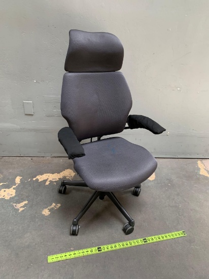 Humanscale Freedom Task Chair with Fabric Headrest
