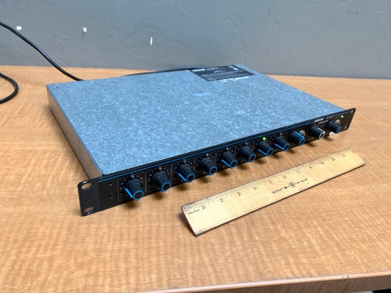 Shure SCM810 8-Channel Automatic Microphone / Audio Mixer