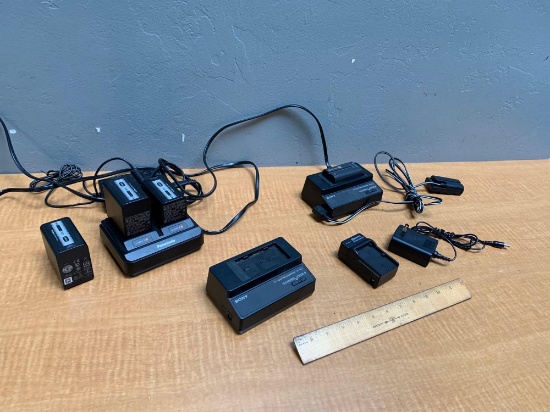 Mixed Battery Chargers / Pansonic / Sony / Canon