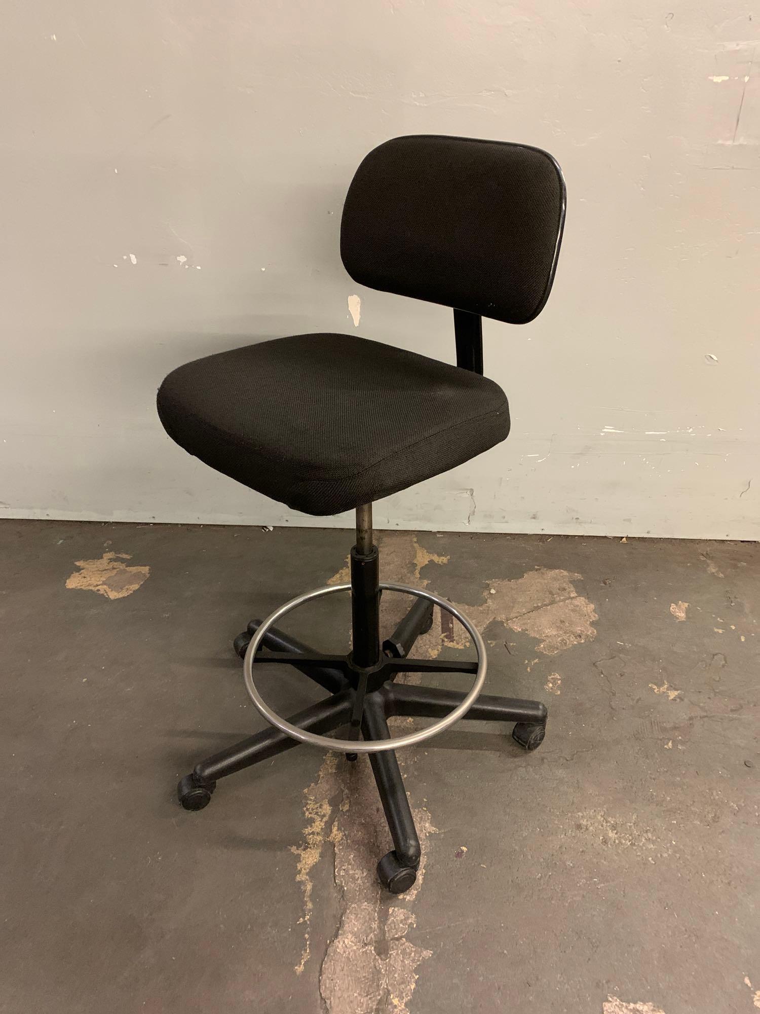 Uline Work Stool ULine H-1376BL Adjustable Bench Height Rolling