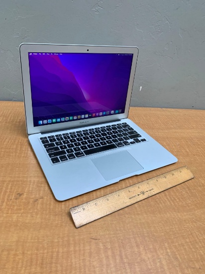 Apple MacBookAir7,2 13.3" LCD Laptop Intel i5-5300U 1.8GHz 8GB DDR3 251GB Flash Monterey - 2017