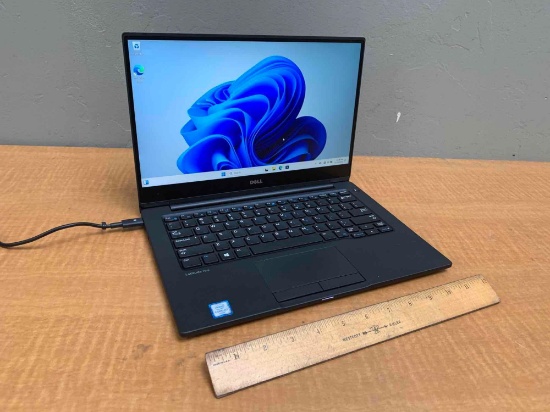 Dell Latitude 7370 13.3" Touchscreen Intel M7-6Y75 1.2GHz 8GB DDR3 256GB SSD Wifi Bt HDMI Win 11