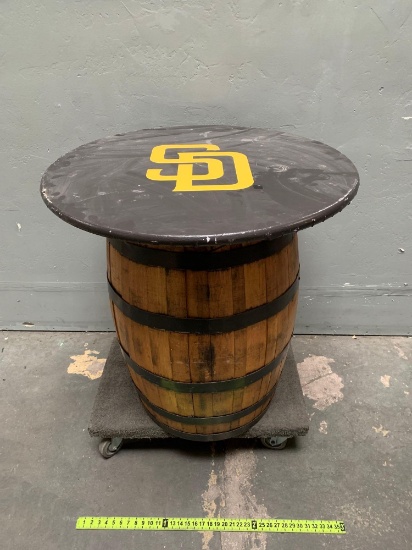 SD...Wine/ whiskey barrel round table/belly bar