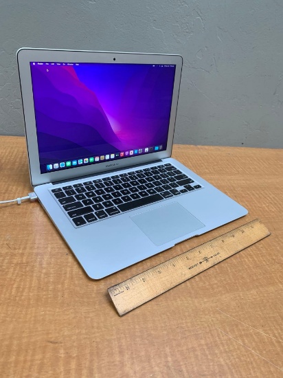 Apple MacBookAir7,2 13.3" LCD Laptop Intel i5-5300U 1.8GHz 8GB DDR3 251GB Flash Monterey - 2017
