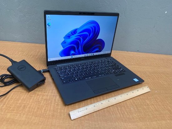 Dell Latitude 7400 14" LCD Laptop Intel I7-8665U 1.9GHz 8GB DDR4 256GB SSD Wifi Bt HDMI Win 11