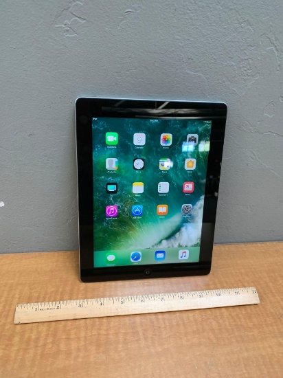 Apple iPad 4th Gen 9.7" 32GB Wifi Tablet A1458