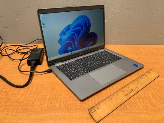 Dell Latitude 5320 13.3" LCD Laptop Intel i7-1185G7 3.0GHz 16GB DDR4 256GB SSD Wifi Bt HDMI Win 11
