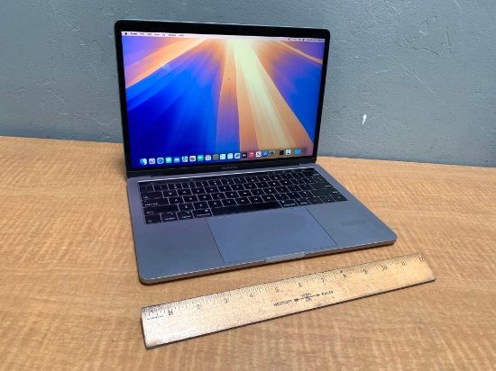 Apple MacbookPro 13.3" Retina LCD Laptop i7-8559 2.7GHz 8GB 251GB SSD Intel Wifi Bt Sequoia - 2018