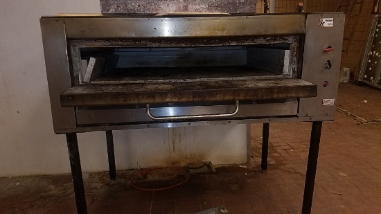 Montague Pizza Oven  with stone along the inside 45x69x59 1/2