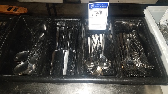 Flatware set
