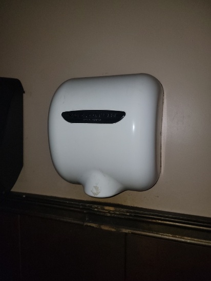 Xlerator wall mounted hand dryers