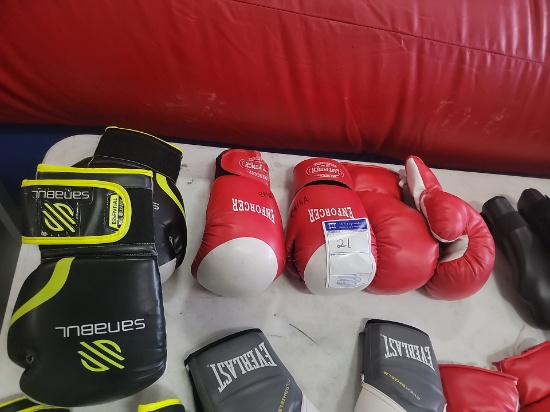 Assorted boxing gloves