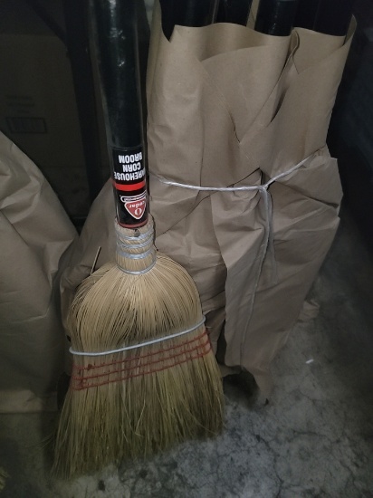 Cedar warehouse corn Broom NEW