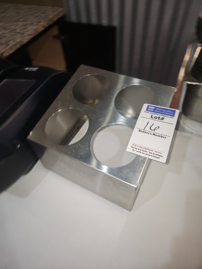 Flatware caddy with no inserts