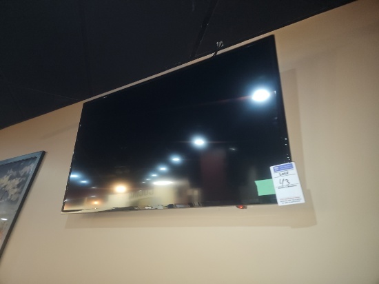Samsung flatscreen T.V with wall bracket 50"