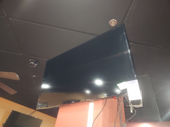 Samsung flatscreen T.V with wall bracket 50"
