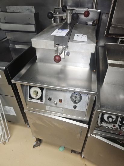 Pressure fryer (Door sticks) Gas unit