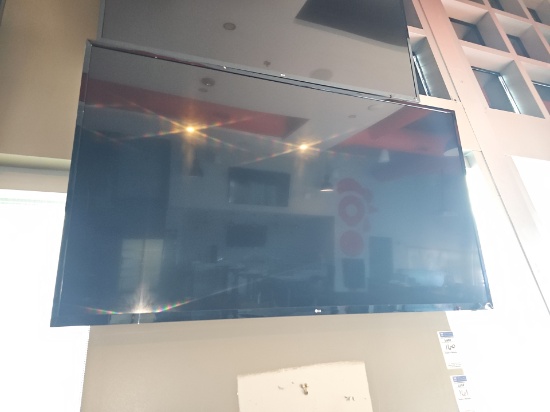 LG flat screen working TV with bracket