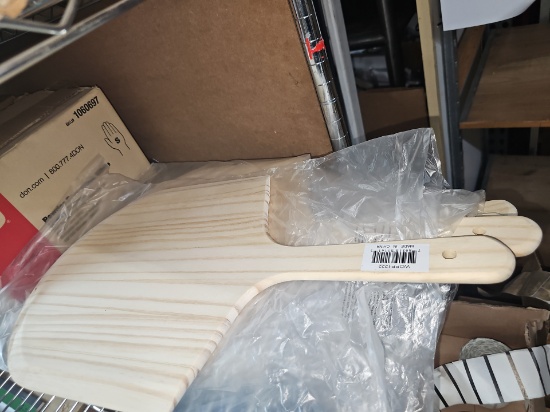 New wooden pizza paddles
