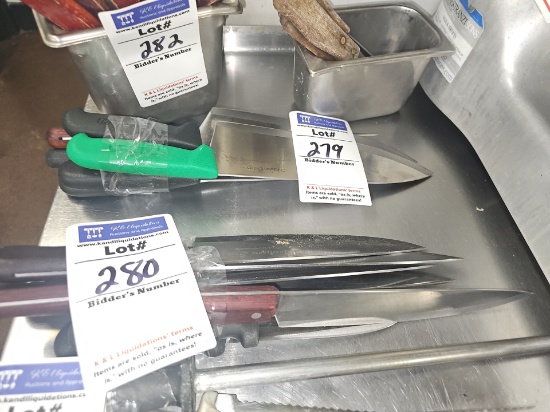 Assorted knives