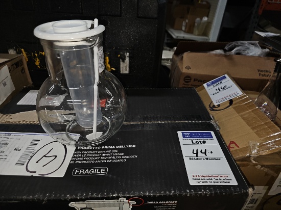 Glass pitchers 67 3/4oz