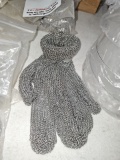 Steel mesh cut resistant gloves
