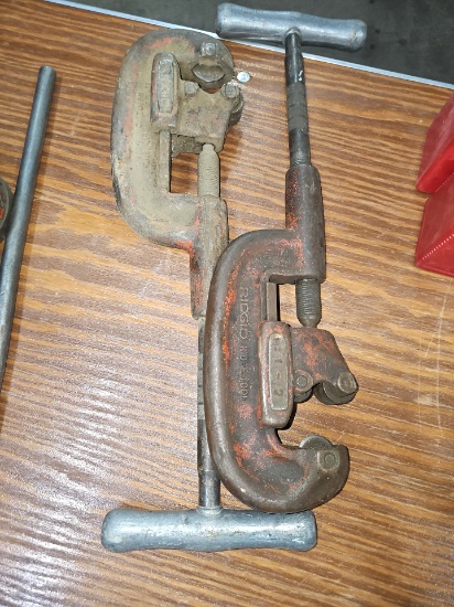 Assorted pipe cutting tools