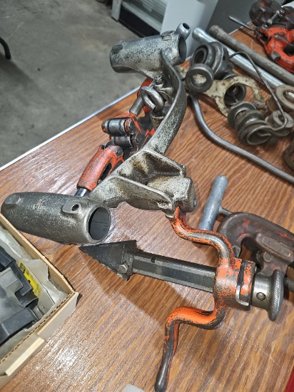 Reamer and attachment for Ridgid threader