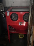 Central Pneumatic 40lb floor blast cabinet
