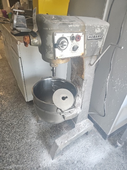 Hobart D300T 30qt mixer with attachments