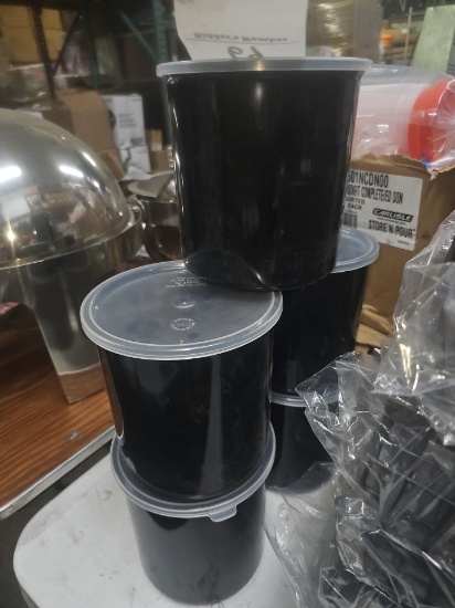 Round plastic containers with clear lids