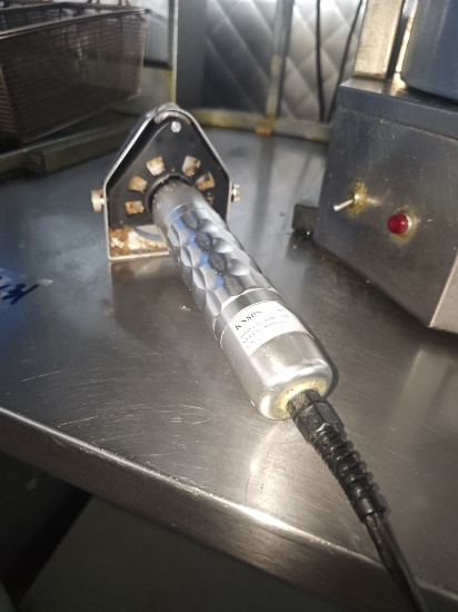 Power knife with blade