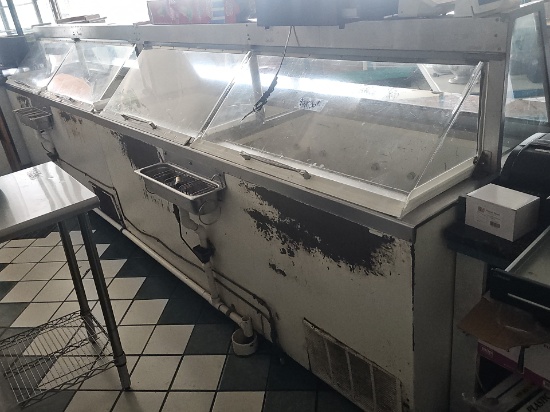 Ice cream dipping cabinet with enclosed sneeze guards