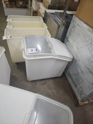 Cambro white ingredient Bins with lid