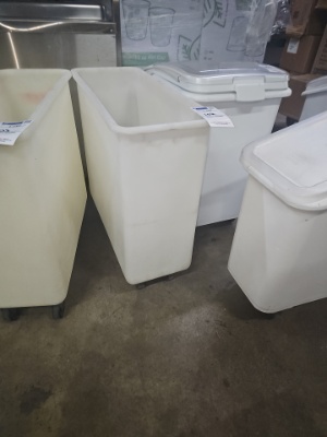 Cambro white ingredient Bins with no lid