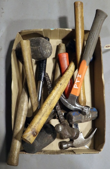 Tray box lot of (8) assorted hammers - (2) rubber mallets, (3) claw, (3) ba