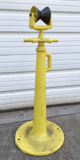 Heavy duty angle/pipe adjustable roller support stand (painted yellow)