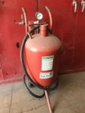 Red steel 110 lb. sandblast pot unit