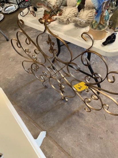 Metal scroll decor