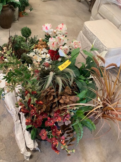 Assorted plants/pots decor