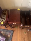 2 small lamp tables/book rack