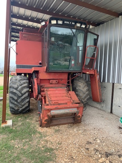 CASE 1660 COMBINE