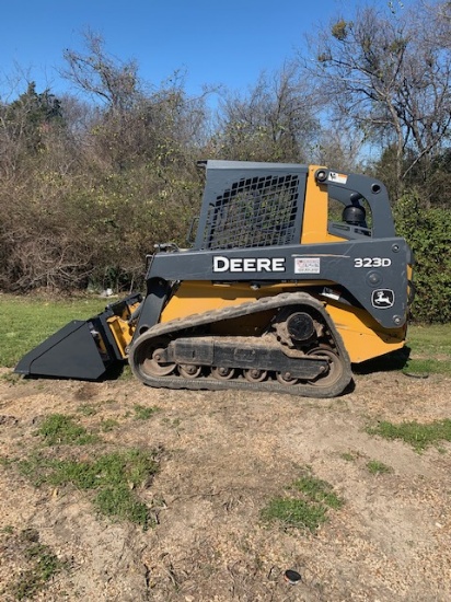 JD 323D CTL LOADER