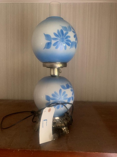 blue/white floral lamp