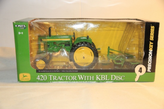 JD 420 TRACTOR W/KBL DISC